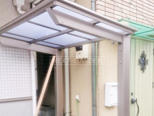 施工例画像：東京都 大田区  洗濯干し屋根 LIXIL独立式フーゴF1階
