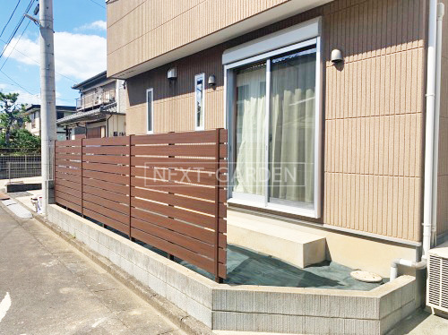 施工例画像：東京都 日野市  目隠しフェンス塀 F&Fマイティウッドベーシック 高尺タイプ