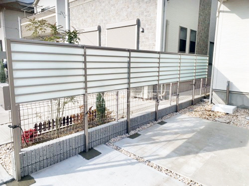 施工例画像：千葉県 流山市  目隠しフェンス塀 LIXILサニーブリーズS型