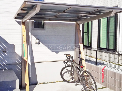 施工例画像：東京都 調布市  雨除け屋根 サイクルポート イナバ物置 ベランダ屋根
