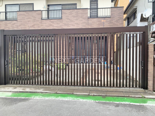 施工例画像：埼玉県 浦和区  横引きシャッター 三協ライアーレ2型