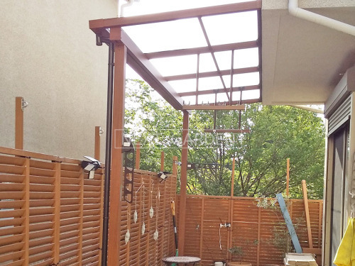 施工例画像：東京都 三鷹市  フル木製調テラス屋根 YKKサザンテラス フレームタイプ1階