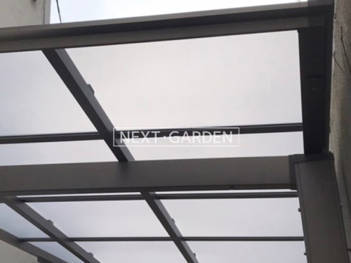 施工例画像：神奈川県 横浜市  カーポート１台 LIXIL １階テラス屋根 独立式テラス