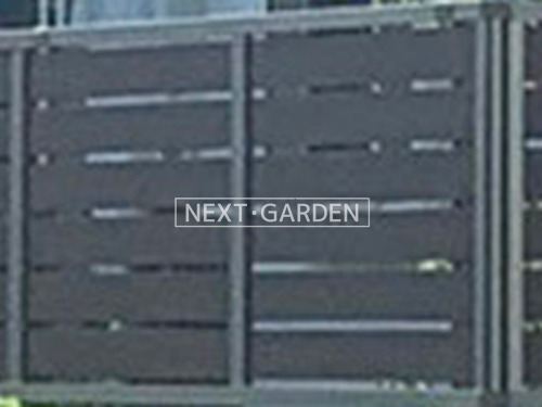施工例画像：神奈川県 横浜市  フェンス アルミ形材LIXIL 木製調AB YS3型 上段のみ