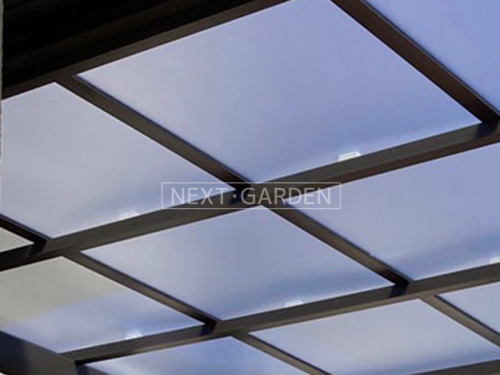 施工例画像：埼玉県 川越市  １階テラス屋根 LIXIL 独立式フーゴFテラス 