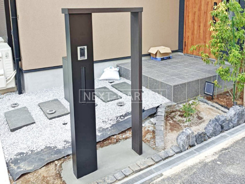 施工例画像：埼玉県 見沼区  カーポート 機能門柱