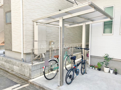 施工例画像：東京都 西東京市  サイクルポート ベランダ屋根