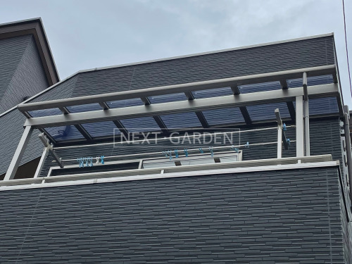 施工例画像：千葉県 市川市  目隠しフェンス 採光パネル ストックヤード ２階ベランダ屋根