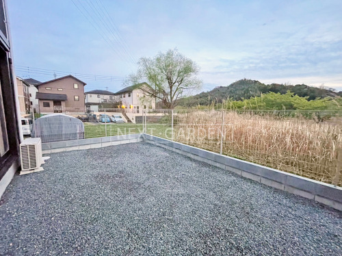 施工例画像：千葉県 君津市  境界フェンス塀 YKKイーネット2F型 コンクリートブロック