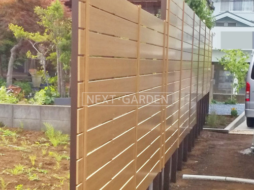施工例画像：埼玉県 入間市  人工木材ウッドデッキ 目隠しフェンス塀