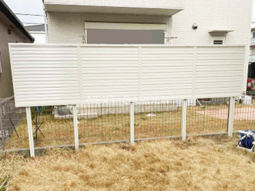 施工例画像：千葉県 柏市  目隠しフェンス塀 LIXIL AB YL3型 2段柱 上段のみ