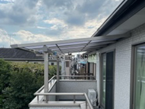 施工例画像：埼玉県 入間市  1階テラス屋根 人工木ウッドデッキ 2階ベランダ屋根