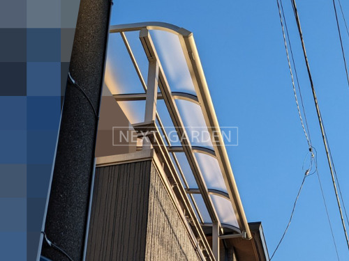 施工例画像：神奈川県 横浜市  カーポート1台 YKKAP アリュース 2階ベランダ屋根 ソラリアR