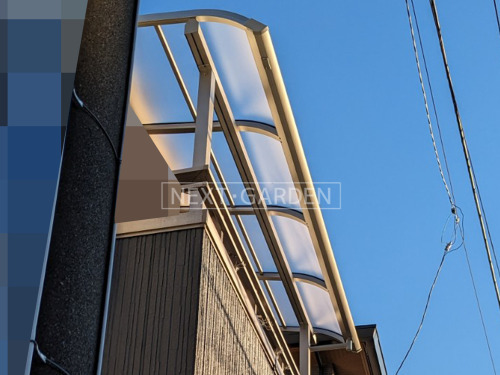 施工例画像：神奈川県 横浜市  カーポート1台 YKKAP アリュース 2階ベランダ屋根 ソラリアR