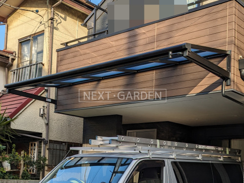 施工例画像：東京都 中野区  柱なし雨除け屋根 LIXIL スピーネF