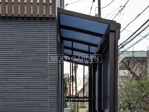 施工例画像：東京都 渋谷区  1階テラス屋根 YKKAP ソラリアF